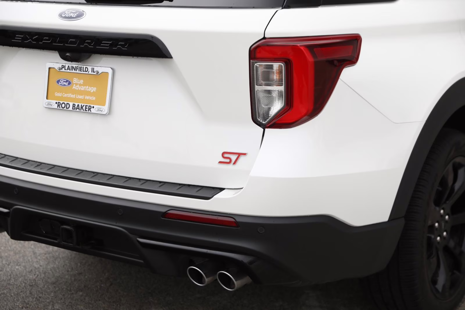 2023 Star White Metallic Tri-Coat Ford Explorer ST 4X4 SUV