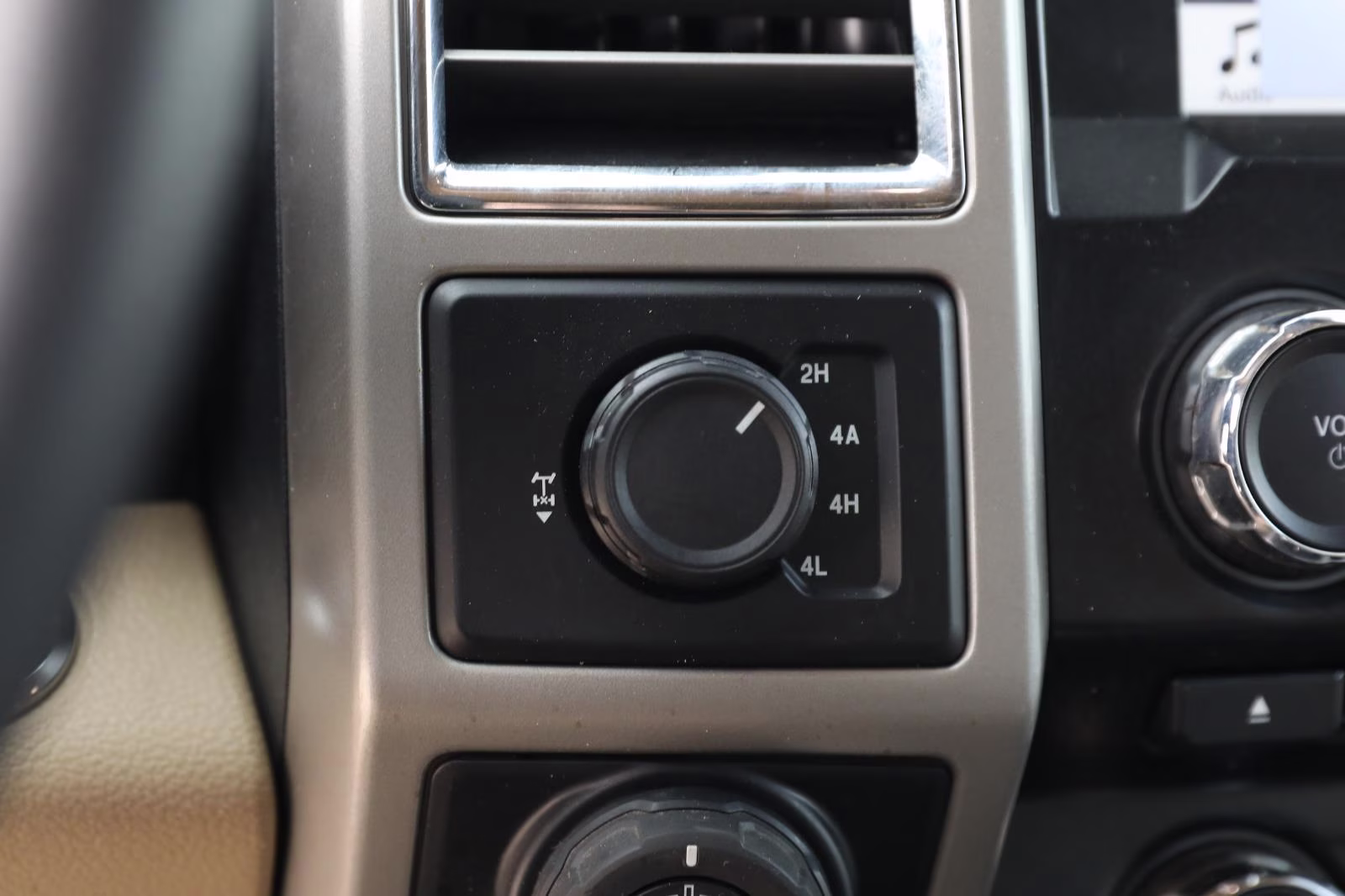 2016 Bronze Fire/Caribou Metallic Ford F-150 Lariat 4X4 Truck