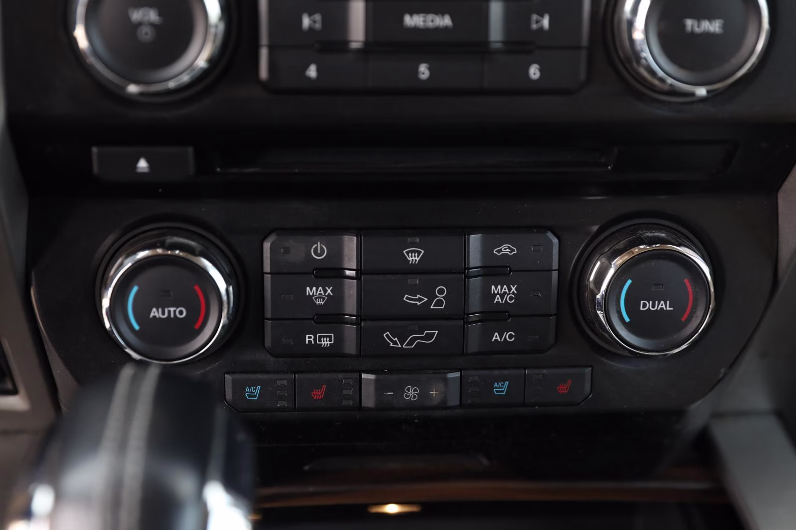 2016 Bronze Fire/Caribou Metallic Ford F-150 Lariat 4X4 Truck
