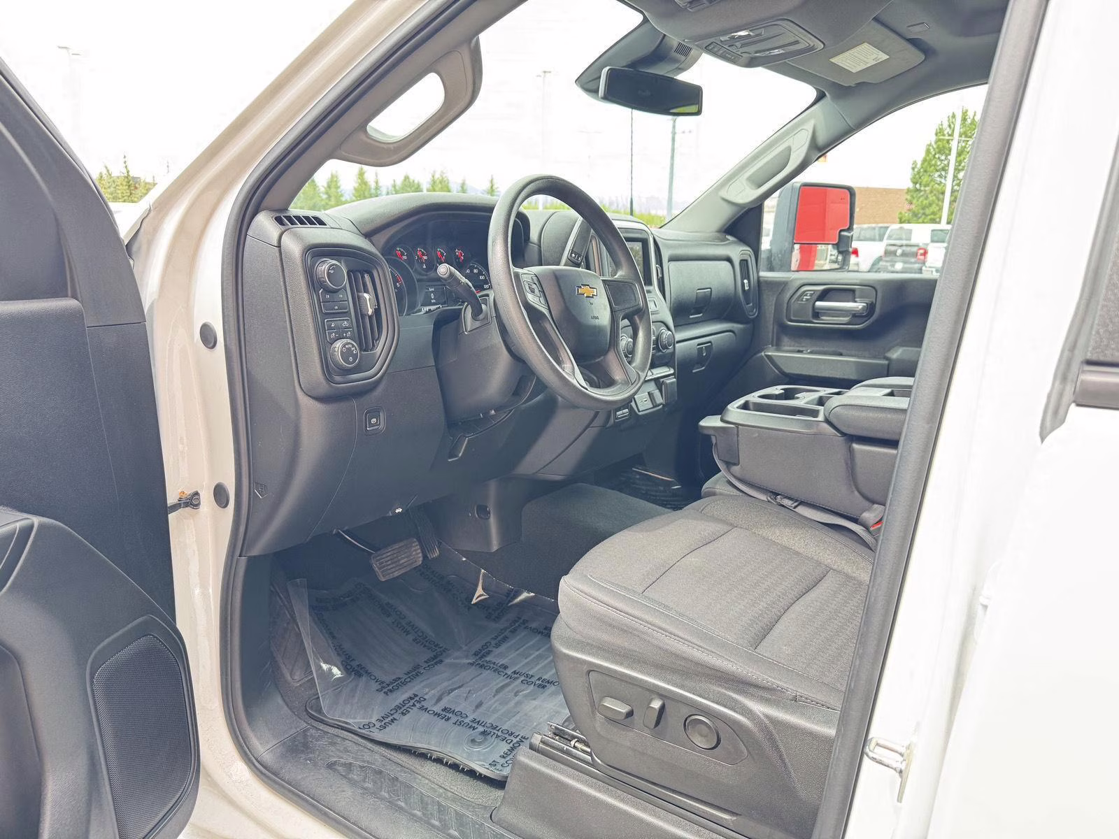 2024 Summit White Chevrolet Silverado 2500HD Custom 4X4 Truck