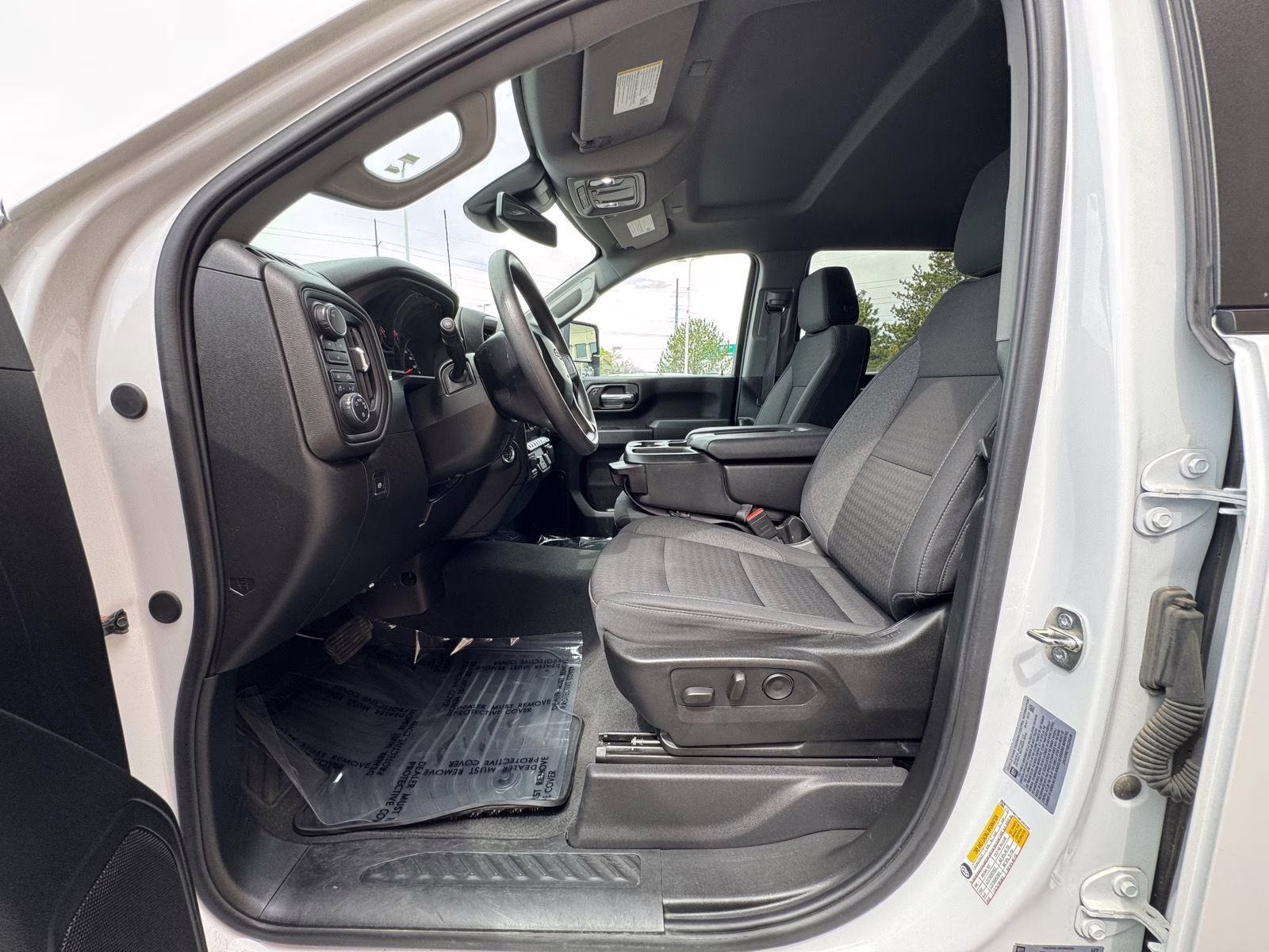 2024 Summit White Chevrolet Silverado 2500HD Custom 4X4 Truck