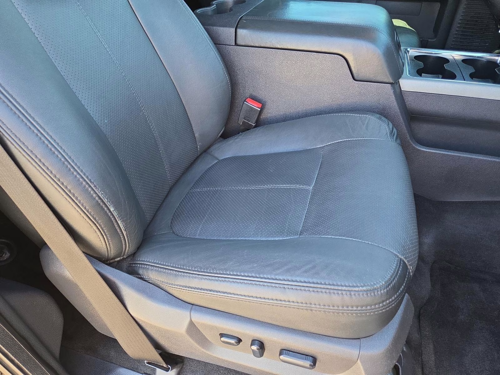 2016 Shadow Black Ford Super Duty F-350 DRW Platinum 4X4 Truck