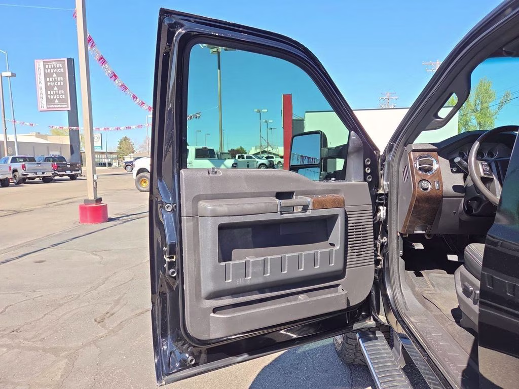 2016 Shadow Black Ford Super Duty F-350 DRW Platinum 4X4 Truck