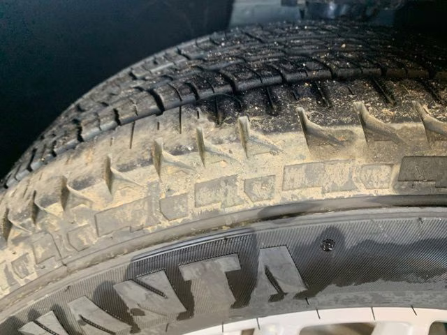 2024 Iconic Silver Metallic Ford Edge SEL AWD SUV