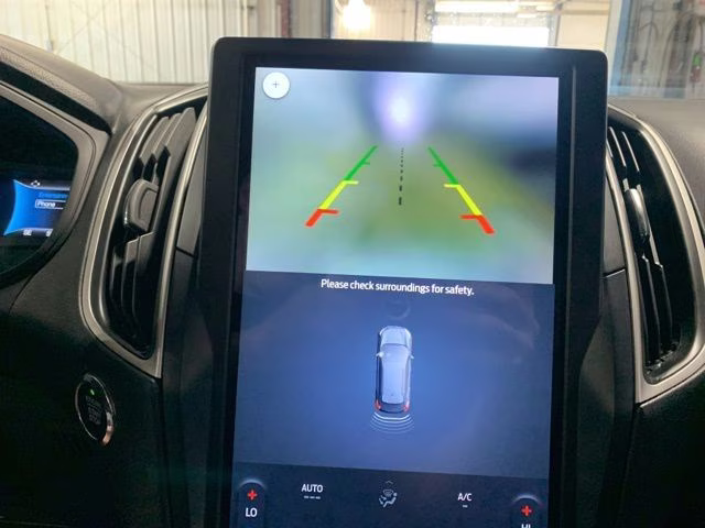 2024 Iconic Silver Metallic Ford Edge SEL AWD SUV