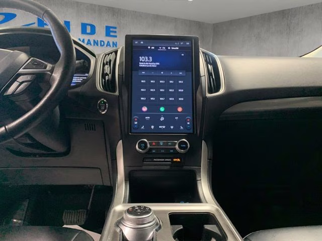 2024 Iconic Silver Metallic Ford Edge SEL AWD SUV