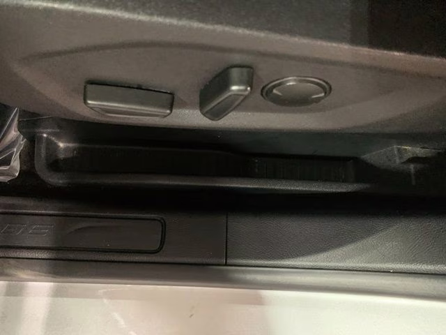 2024 Iconic Silver Metallic Ford Edge SEL AWD SUV