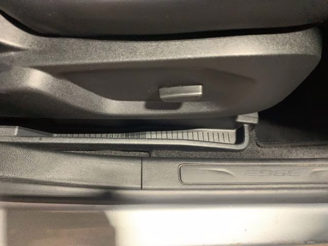 2024 Iconic Silver Metallic Ford Edge SEL AWD SUV