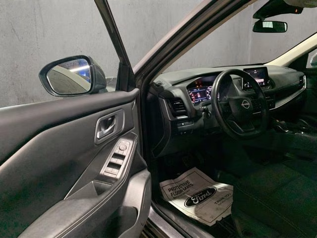 2025 Gun Metallic Nissan Rogue SV AWD SUV