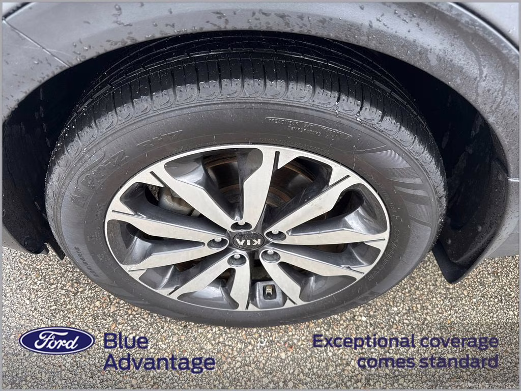 2017 Mineral Silver Kia Sportage EX FWD SUV