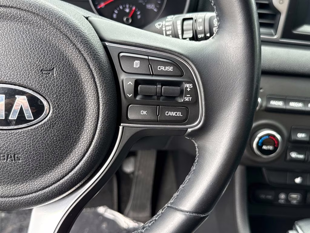 2017 Mineral Silver Kia Sportage EX FWD SUV