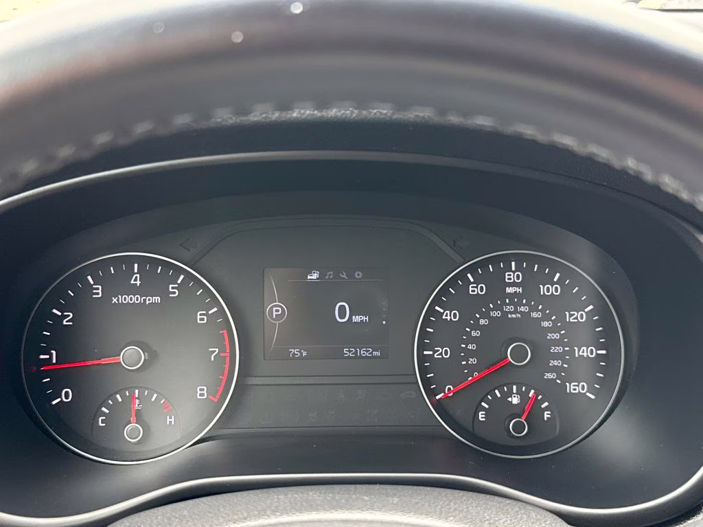 2017 Mineral Silver Kia Sportage EX FWD SUV