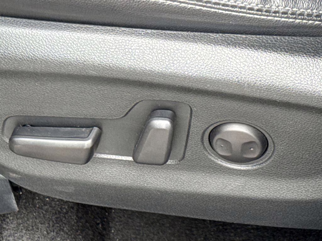 2017 Mineral Silver Kia Sportage EX FWD SUV