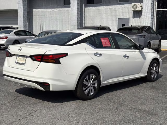 2025 Glacier White Nissan Altima 2.5 S FWD Sedan