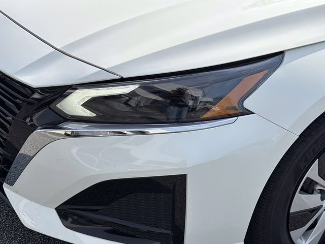 2025 Glacier White Nissan Altima 2.5 S FWD Sedan