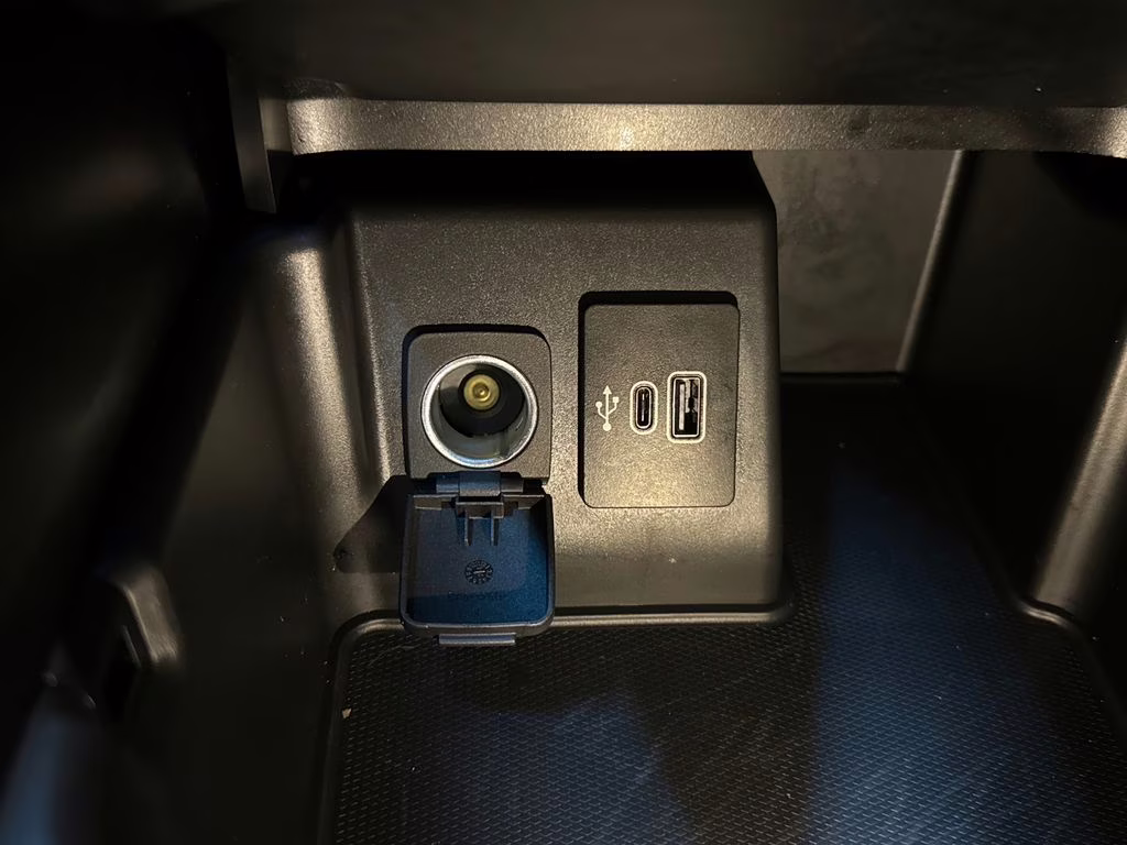 2025 Star White Metallic Tri-Coat Ford Explorer ST 4X4 SUV