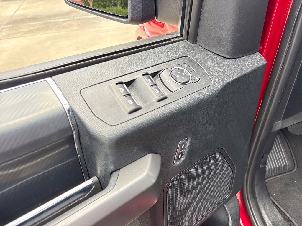 2019 Ruby Red Metallic Tinted Clearcoat Ford F-150 XLT RWD Truck