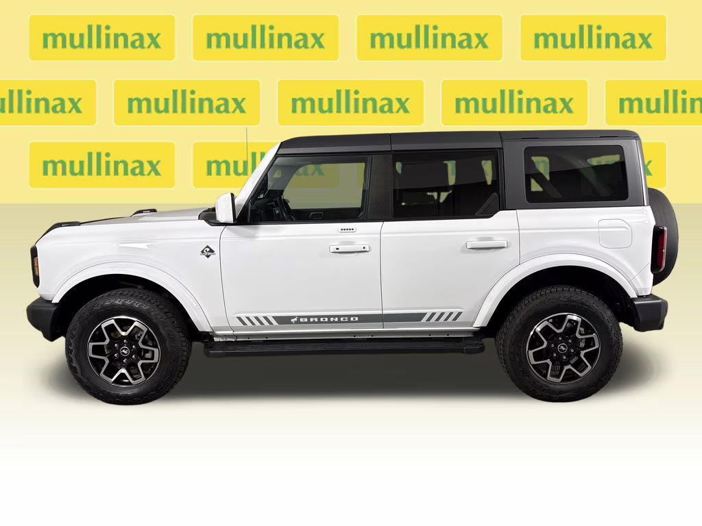 2023 Oxford White Ford Bronco Outer Banks 4X4 SUV