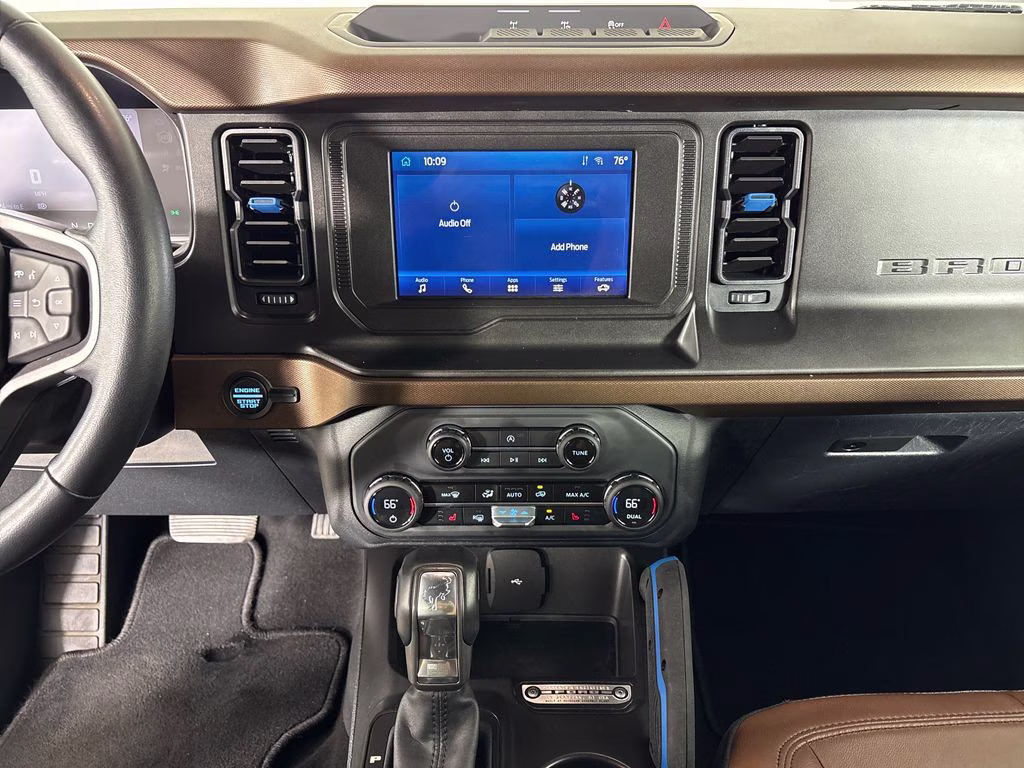 2023 Oxford White Ford Bronco Outer Banks 4X4 SUV