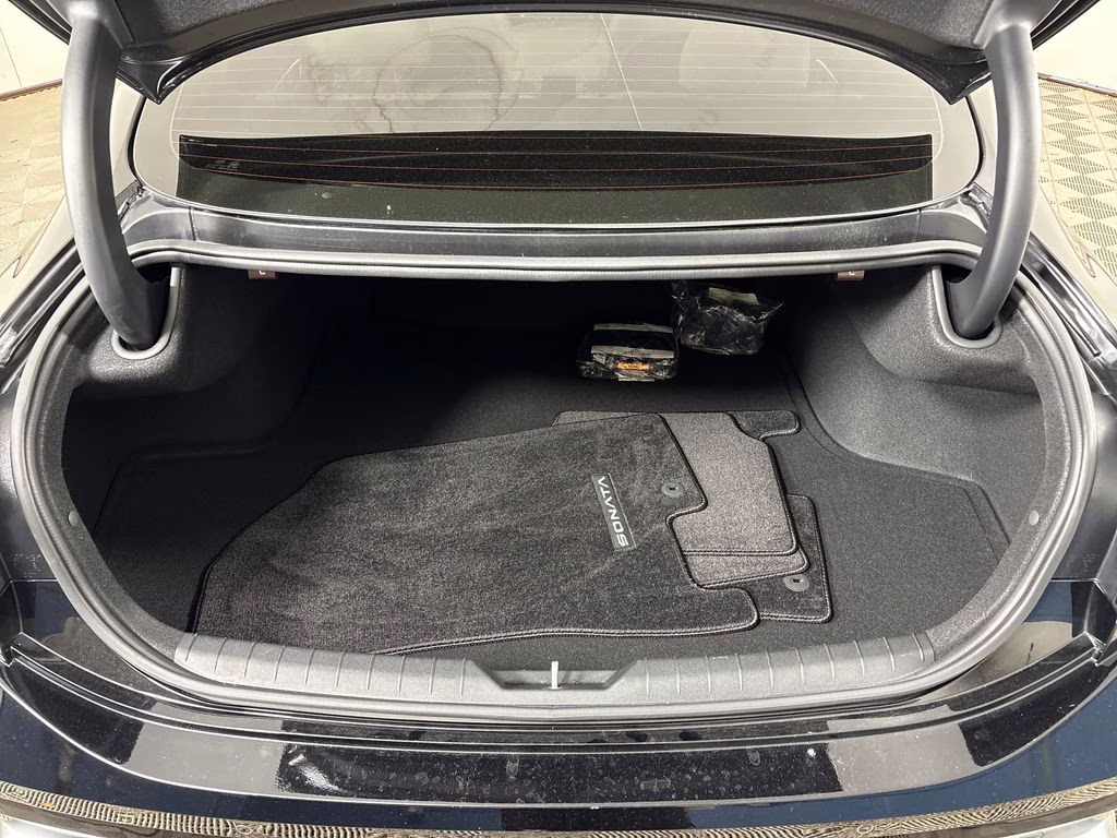 2024 Onyx Black Hyundai Sonata Hybrid Limited FWD Sedan