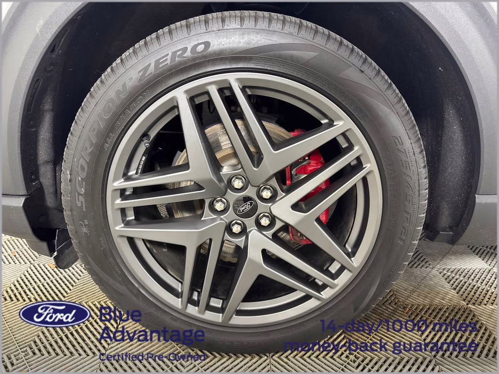 2025 Star White Metallic Tri-Coat Ford Explorer ST 4X4 SUV