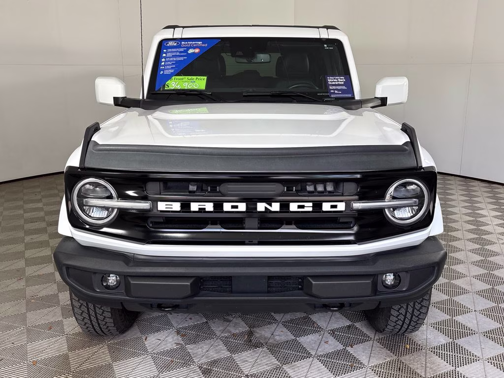 2023 Oxford White Ford Bronco Outer Banks 4X4 SUV