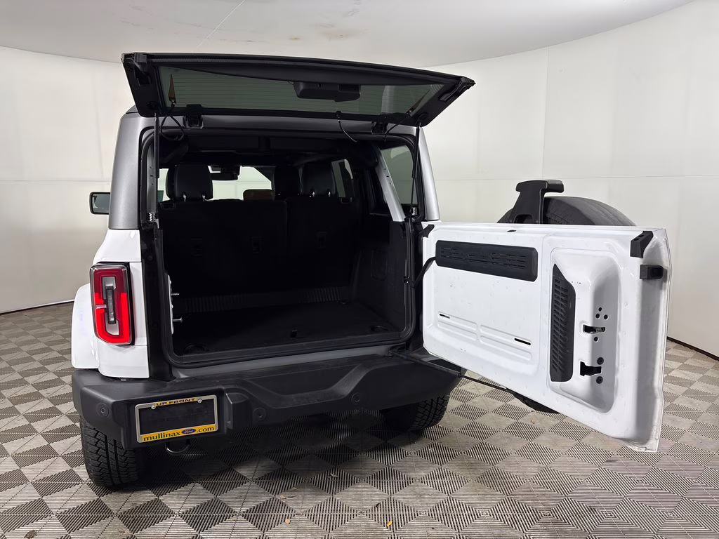 2023 Oxford White Ford Bronco Outer Banks 4X4 SUV