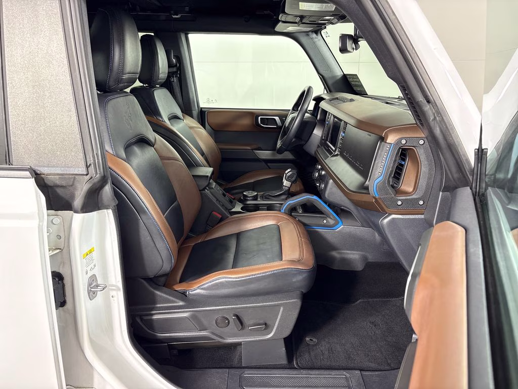 2023 Oxford White Ford Bronco Outer Banks 4X4 SUV
