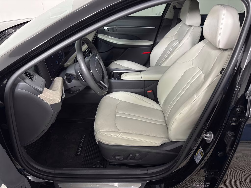 2024 Onyx Black Hyundai Sonata Hybrid Limited FWD Sedan