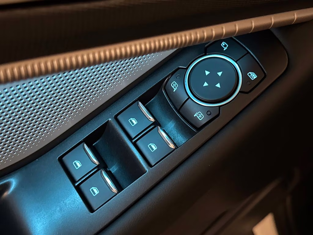 2025 Star White Metallic Tri-Coat Ford Explorer ST 4X4 SUV