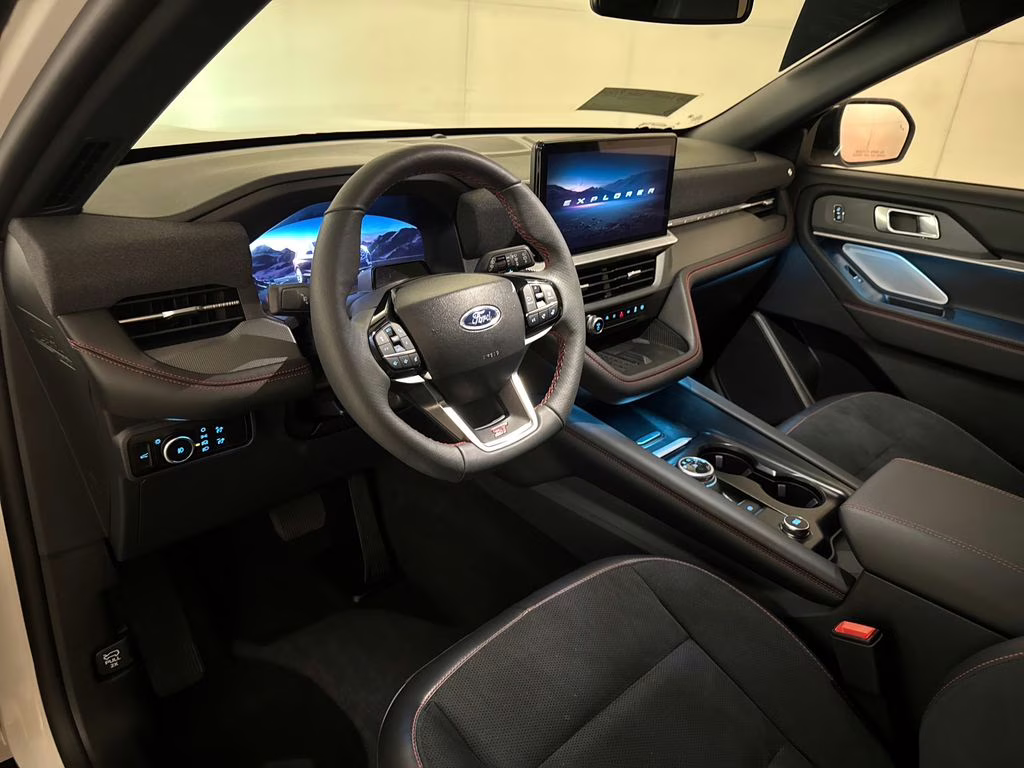 2025 Star White Metallic Tri-Coat Ford Explorer ST 4X4 SUV