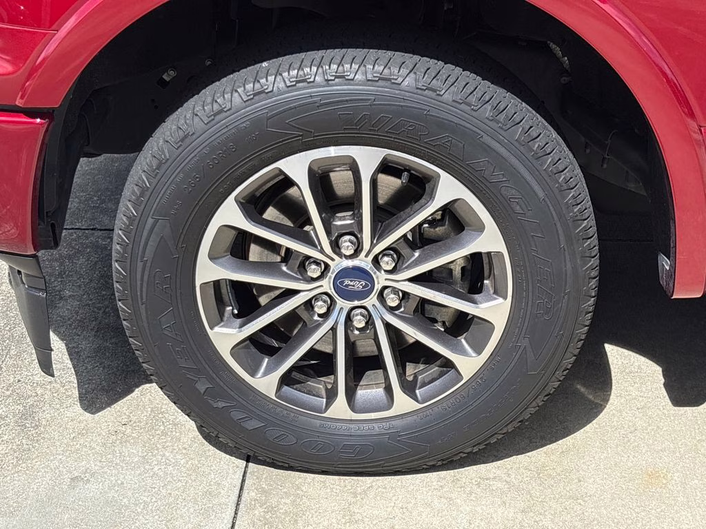 2019 Ruby Red Metallic Tinted Clearcoat Ford F-150 XLT RWD Truck