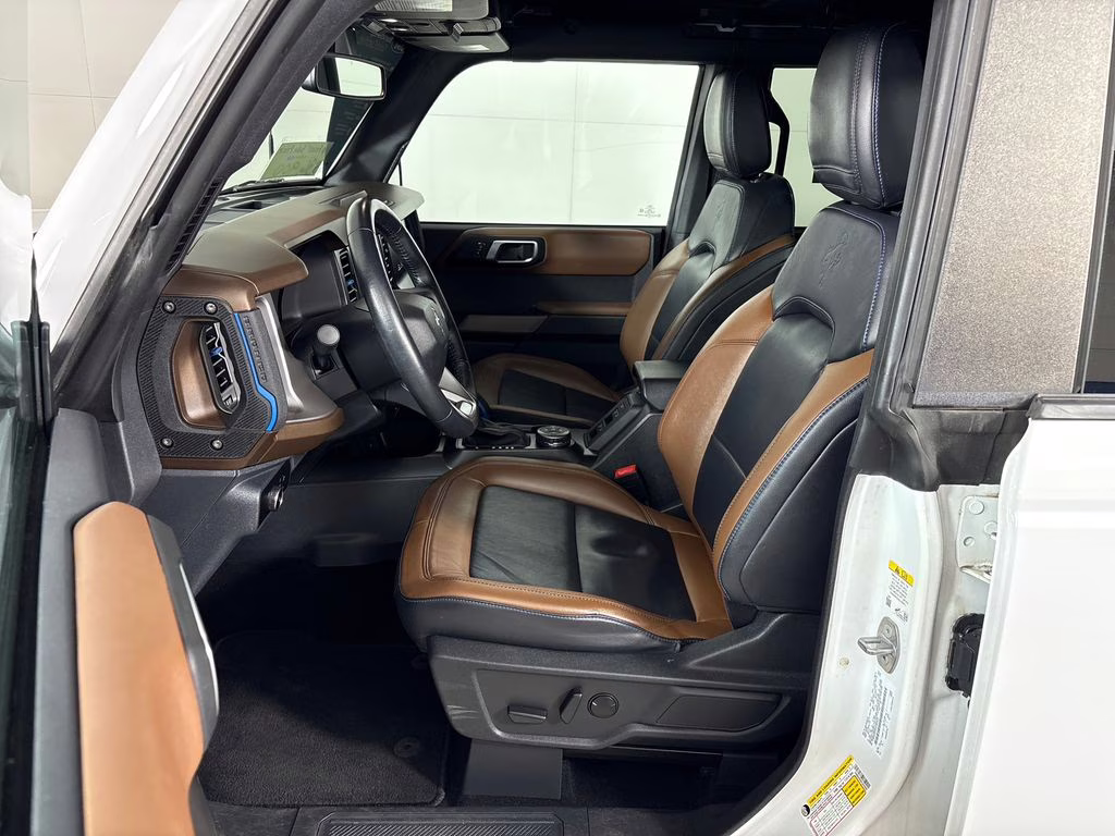 2023 Oxford White Ford Bronco Outer Banks 4X4 SUV