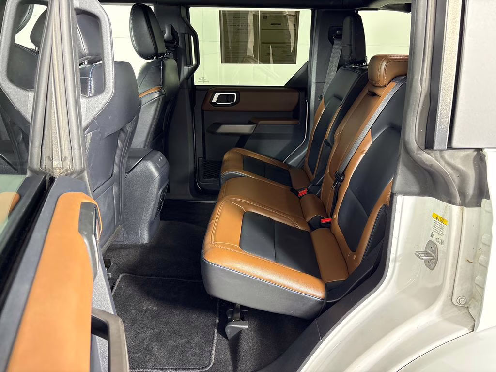 2023 Oxford White Ford Bronco Outer Banks 4X4 SUV