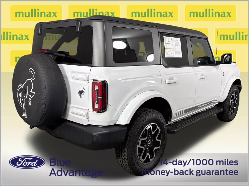 2023 Oxford White Ford Bronco Outer Banks 4X4 SUV