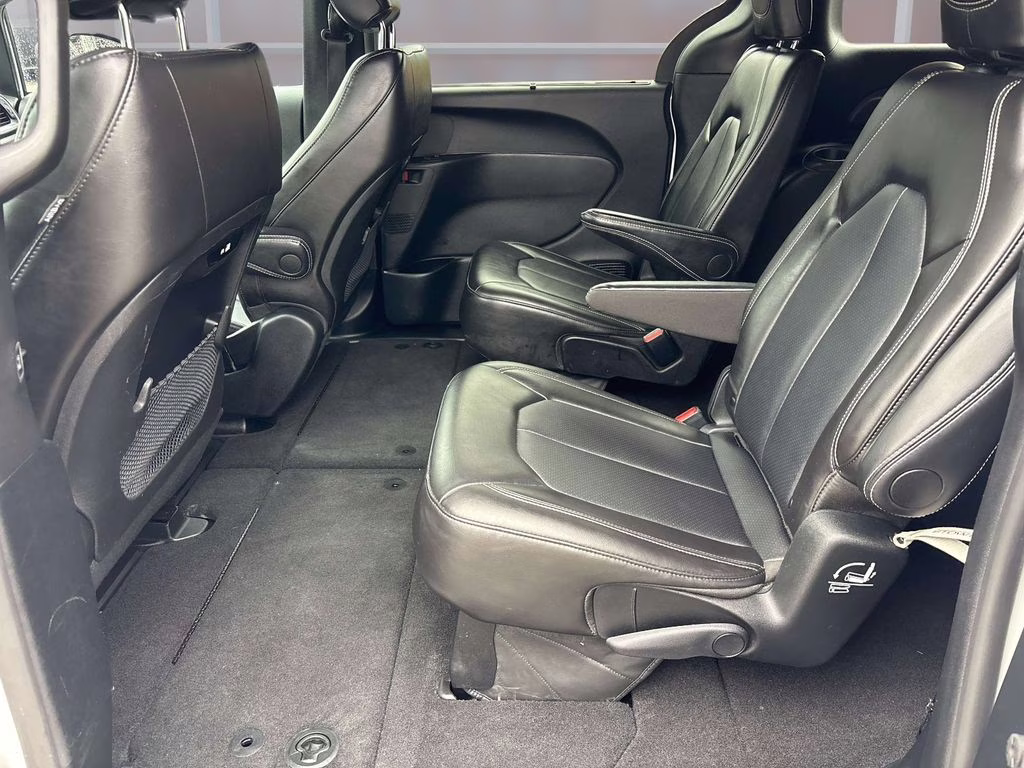 2025 Bright White Clearcoat Chrysler Pacifica Select FWD Van