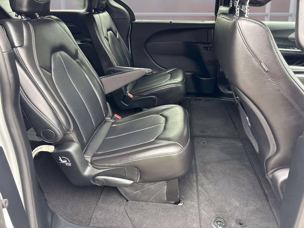 2025 Bright White Clearcoat Chrysler Pacifica Select FWD Van