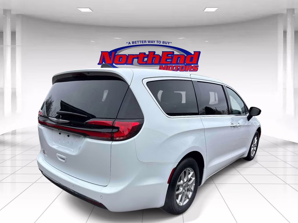 2025 Bright White Clearcoat Chrysler Pacifica Select FWD Van