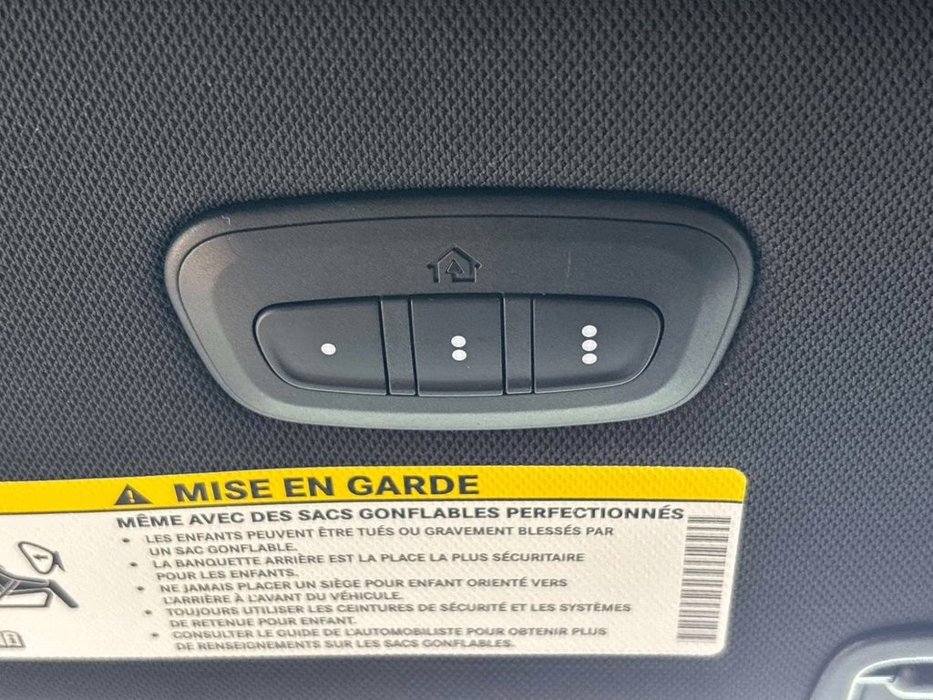 2025 Bright White Clearcoat Chrysler Pacifica Select FWD Van