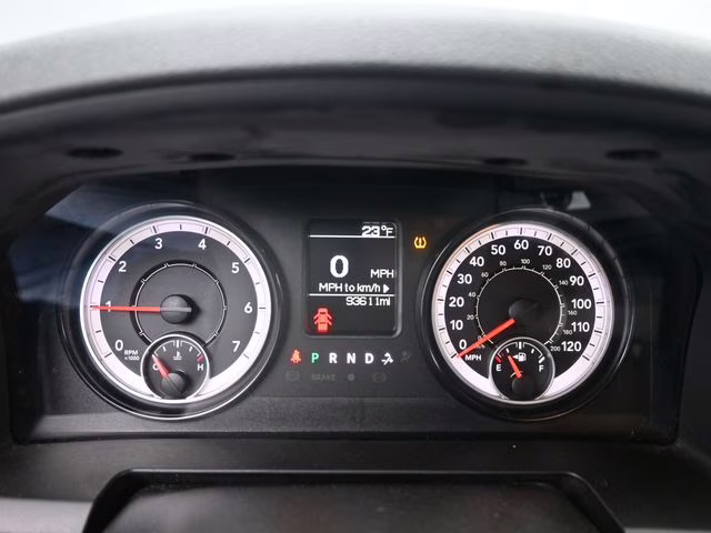 2019 Diamond Black Crystal Pearlcoat Ram 1500 Classic Express 4X4 Truck