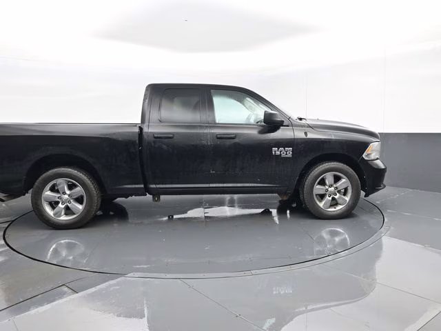 2019 Diamond Black Crystal Pearlcoat Ram 1500 Classic Express 4X4 Truck