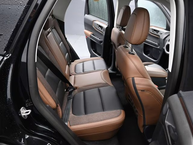 2025 Shadow Black Ford Bronco Sport Outer Banks 4X4 SUV