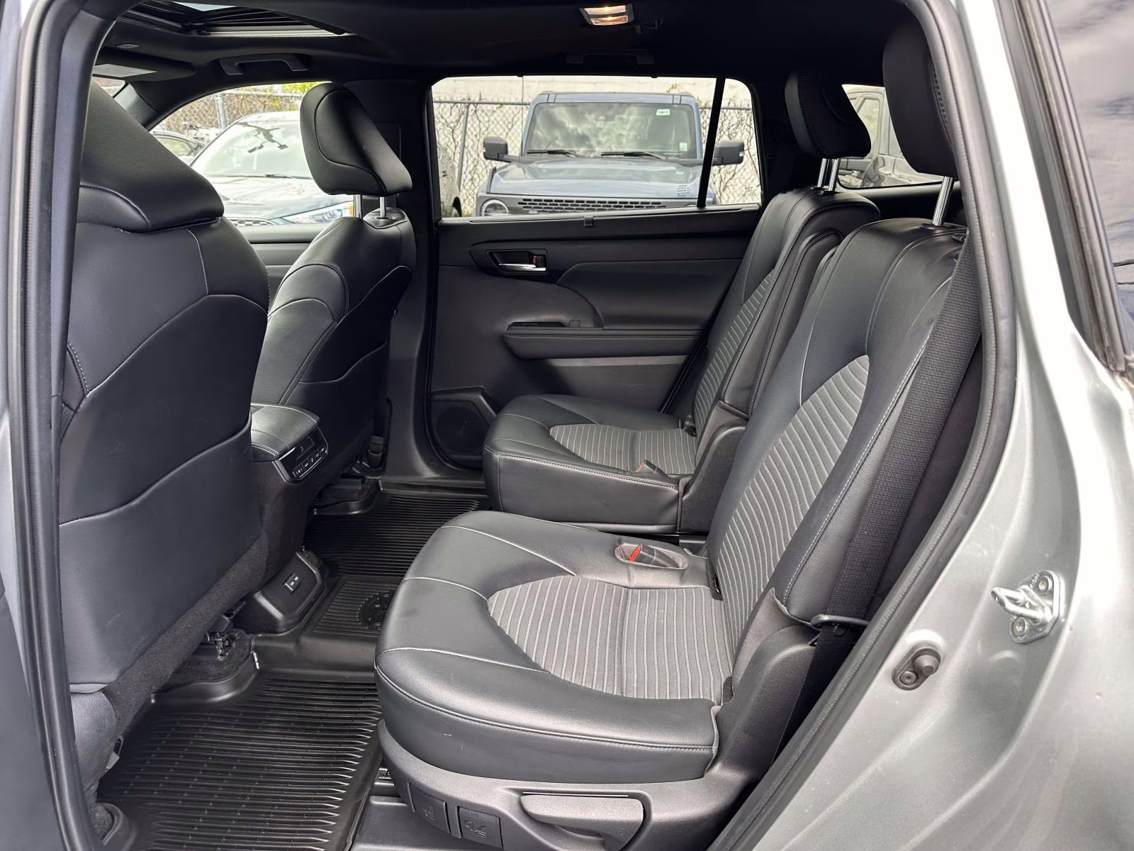 2023 Celestial Silver Metallic Toyota Highlander XSE AWD (Natl) AWD SUV