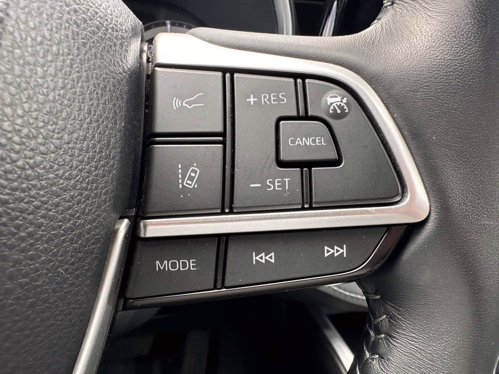 2023 Celestial Silver Metallic Toyota Highlander XSE AWD (Natl) AWD SUV
