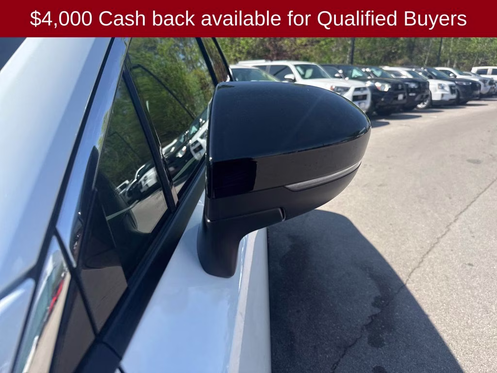 2026 Everest White Pearl Tricoat Nissan Murano SL AWD SUV