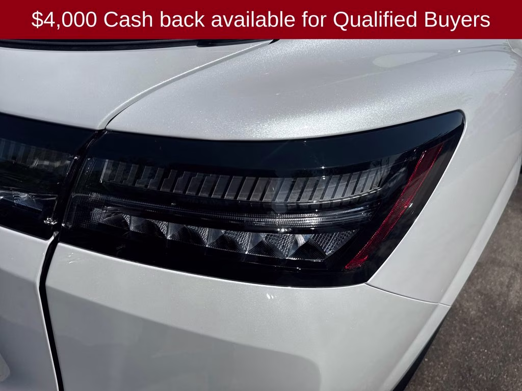 2026 Everest White Pearl Tricoat Nissan Murano SL AWD SUV