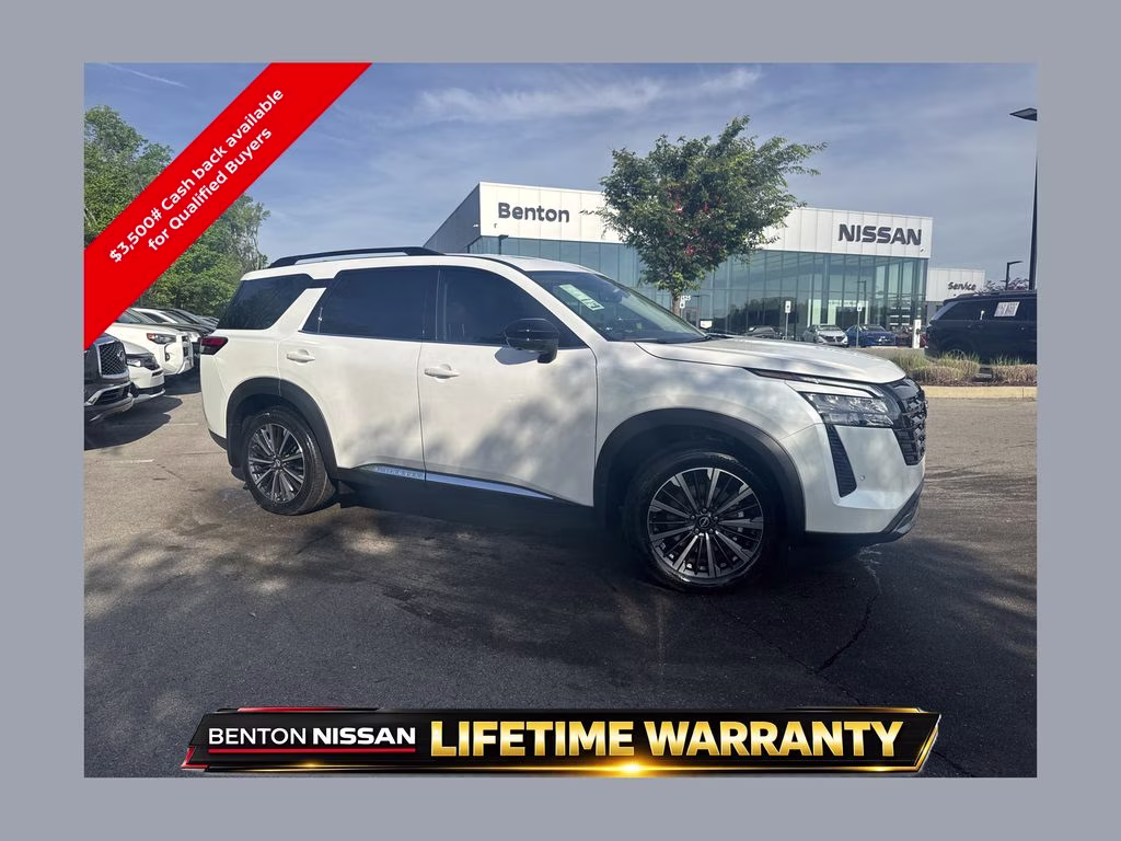 2026 Everest White Pearl Tricoat Nissan Pathfinder Platinum 4X4 SUV