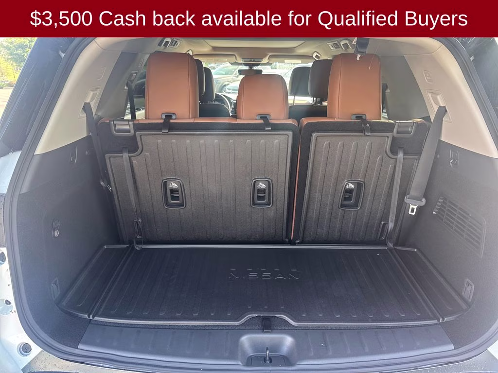 2026 Everest White Pearl Tricoat Nissan Pathfinder Platinum 4X4 SUV