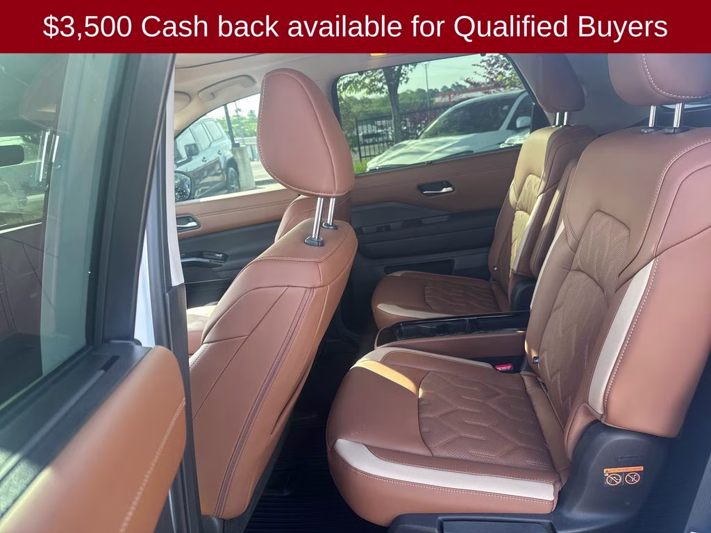 2026 Everest White Pearl Tricoat Nissan Pathfinder Platinum 4X4 SUV