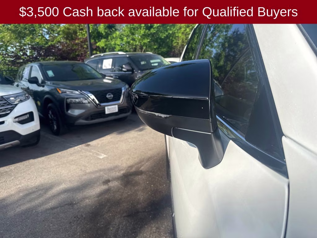 2026 Everest White Pearl Tricoat Nissan Pathfinder Platinum 4X4 SUV